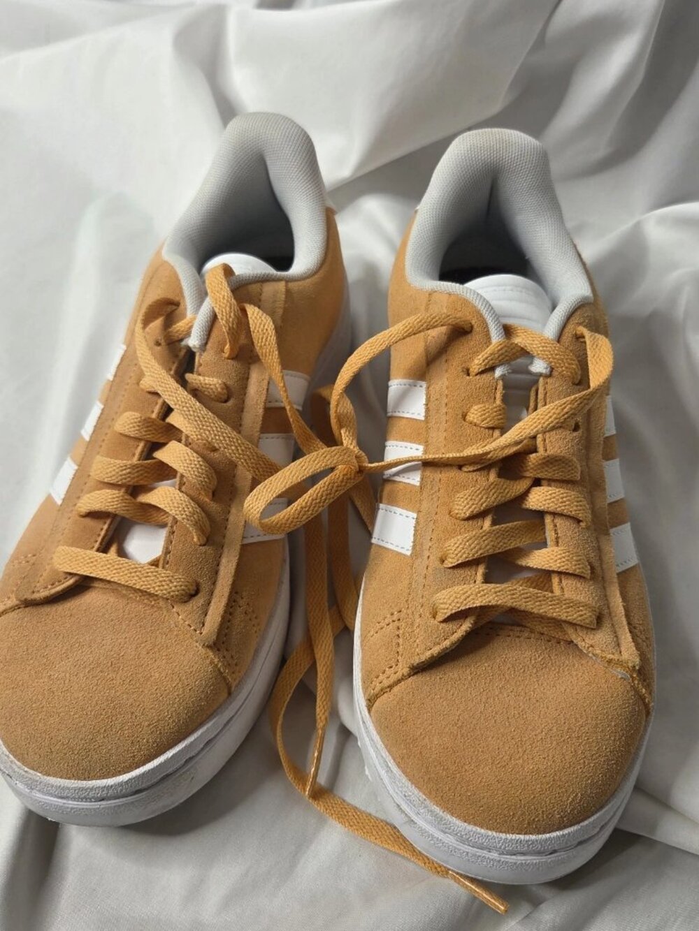 Adidas Grand Court Women's 7.5 Orange White Suede Lace Up Sneaker Foam Insole